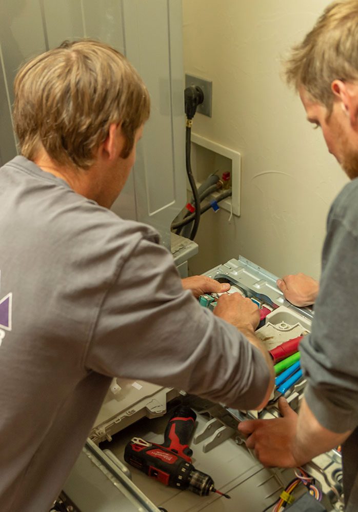 Picabo appliance repair techs working